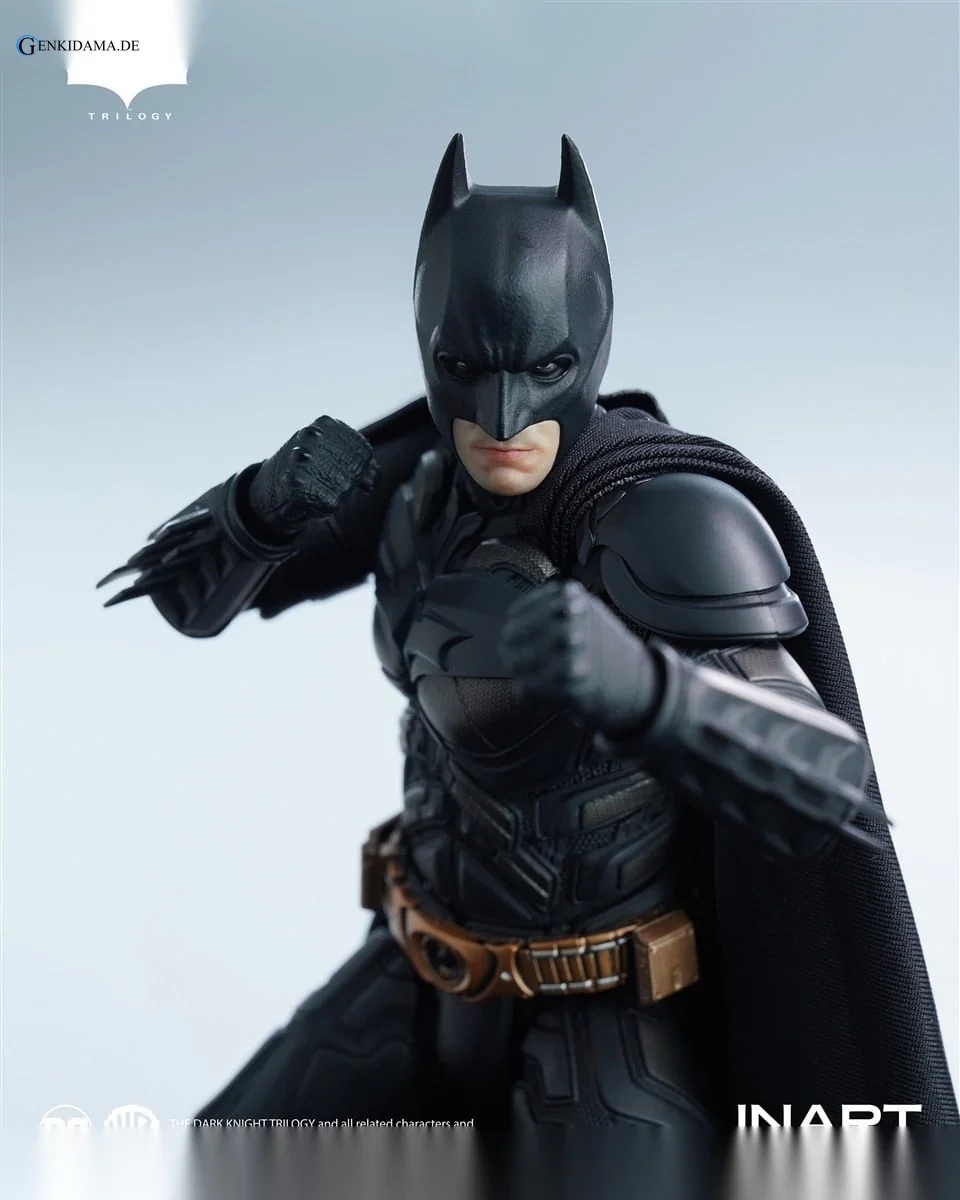 Batman (The Dark Knight Rises) 1/12 Collectible Figure DX Ver. - Image 9