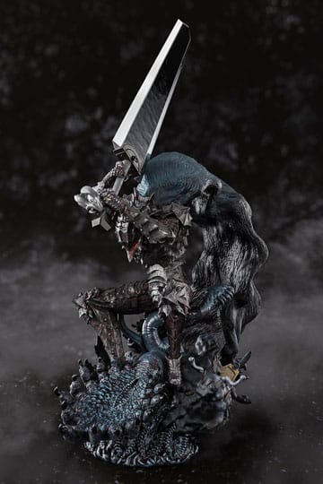 Berserk Figuarts ZERO Metallic Touch PVC Statue Guts Berserker Armor - Beschädigte Verpackung