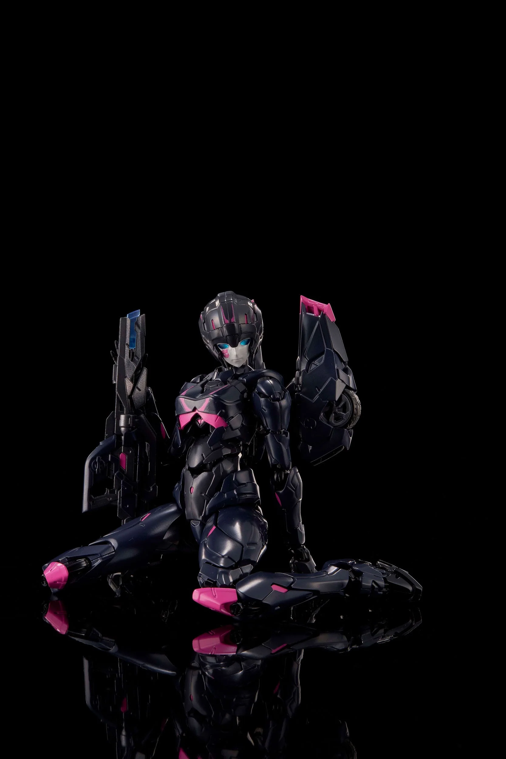 Black Arcee Transformers Furai Plastic Model Kit Flame Toys - Image 6