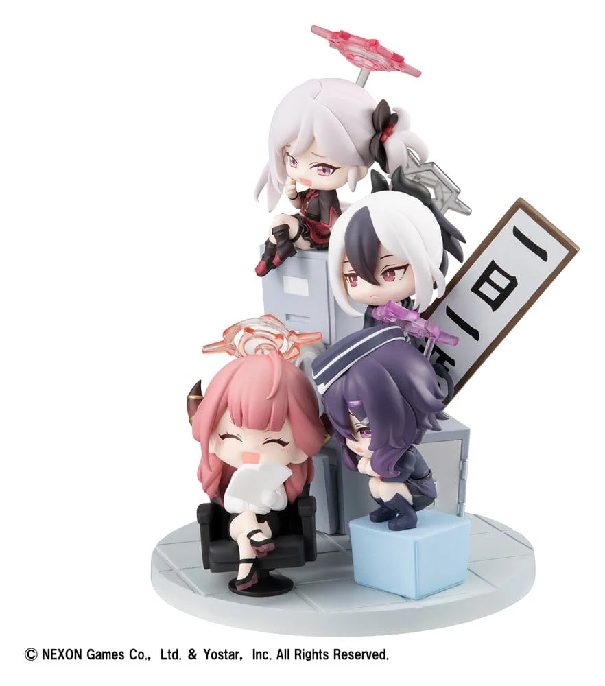 Blue Archive FigUnity PVC Figur (with gift) - Image 2