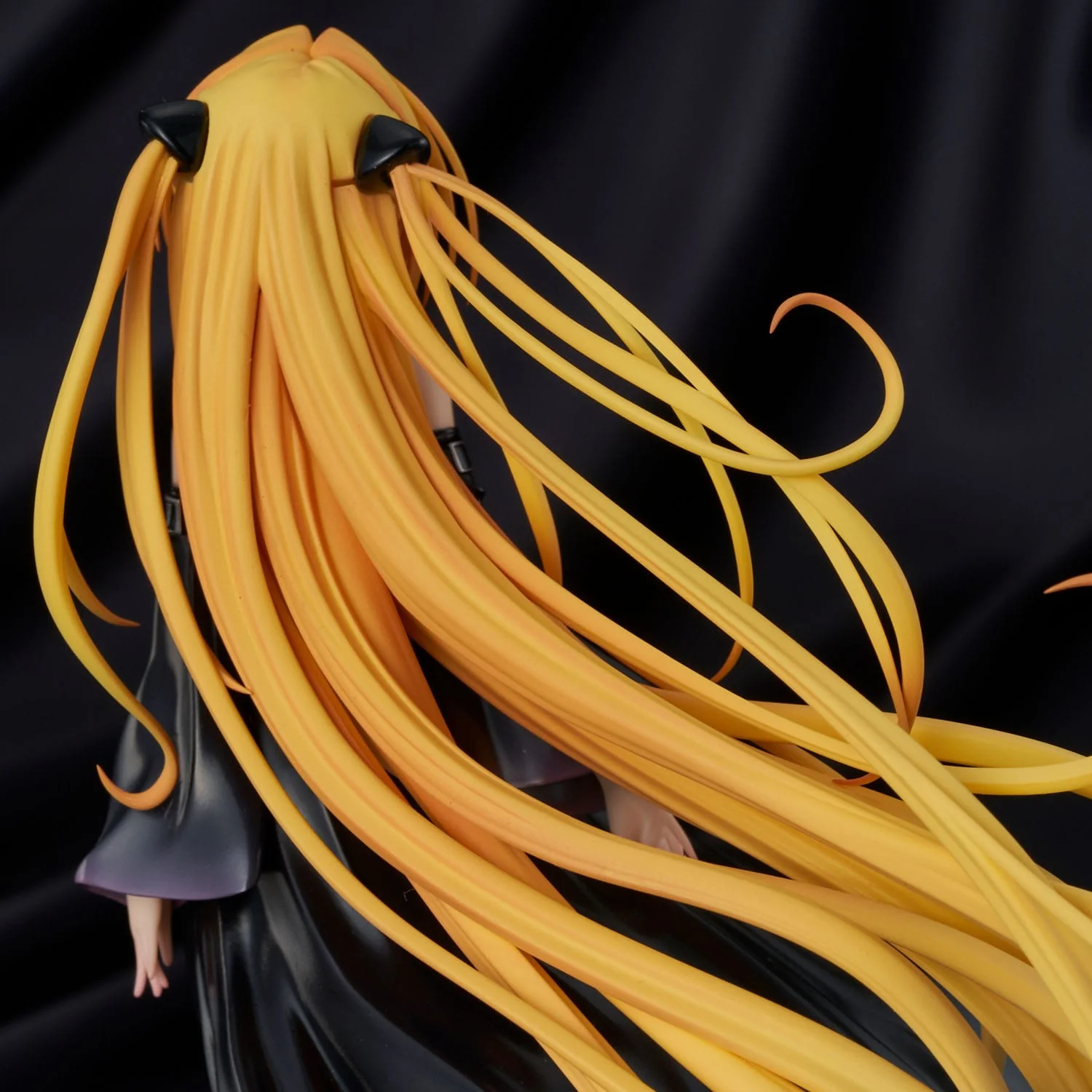 Golden Darkness Black Trance Version Uncion Creative - Image 5