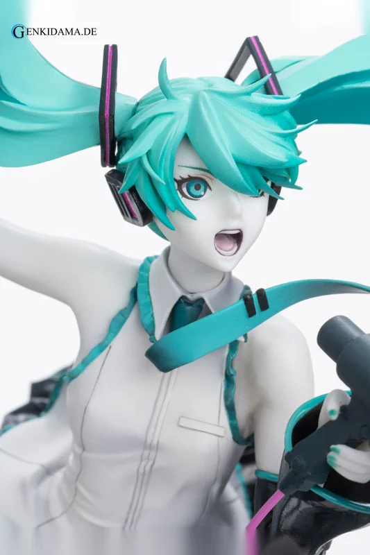 GoodSmile 20th Anniversary Book -Hatsune Miku Love is War Refine Ver.- (BOOK) - Image 5
