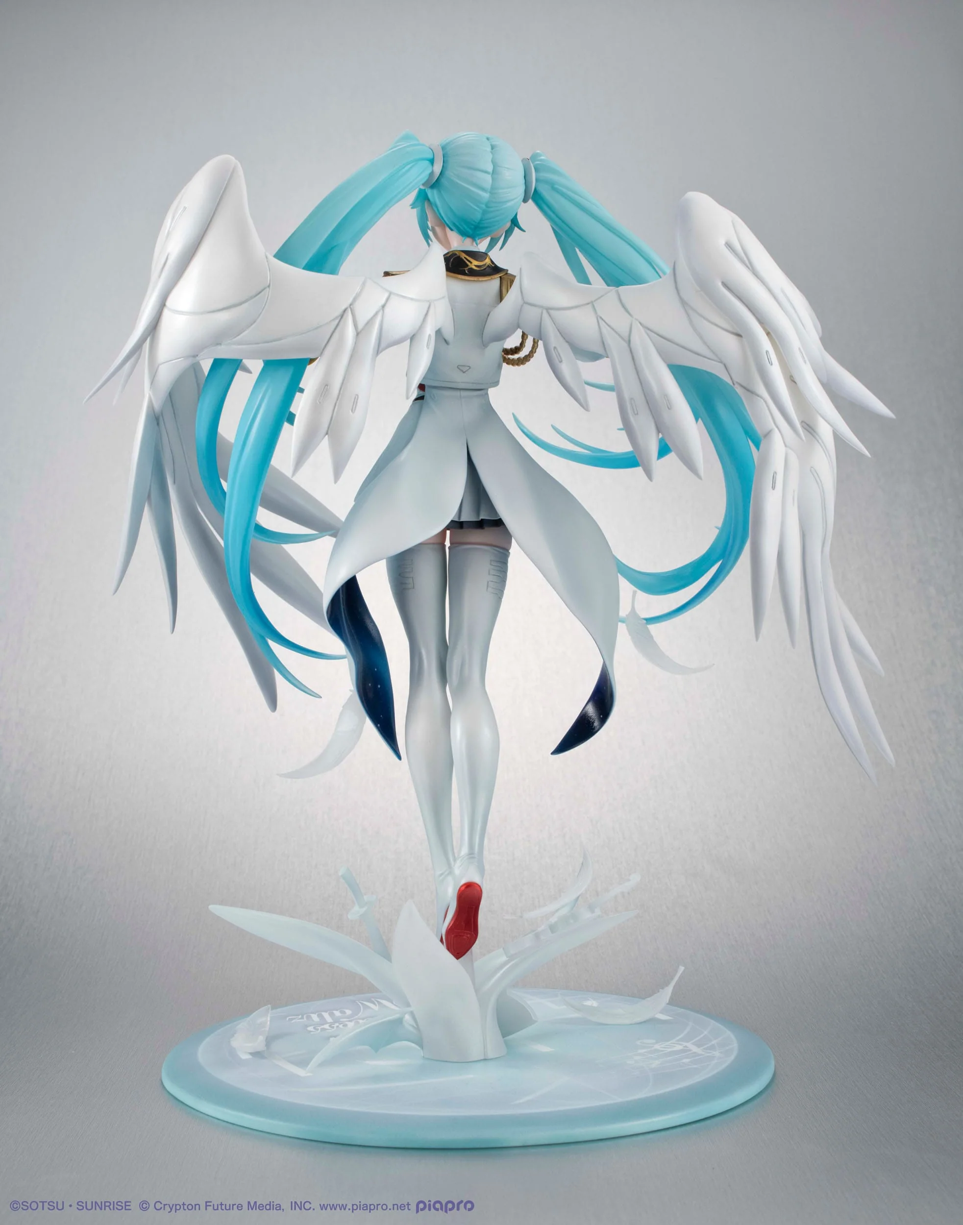Hatsune Miku x Wing Gundam Zero EW 45th Anniversary MegaHouse - Image 4