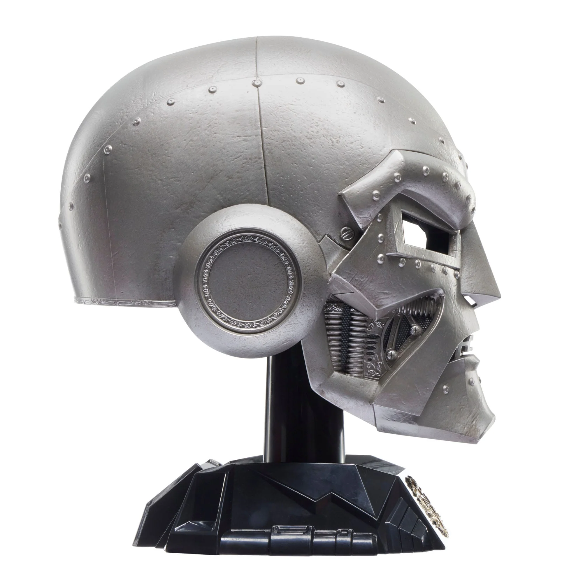 Marvel Legends Roleplay-Replik Doctor Doom Premium Helm 1/1 - Image 9