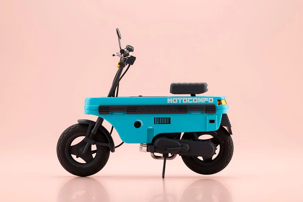 Megami Device Buster Doll Series Plastic Model Kit Knight Alice with Honda AB12 Motocompo - Image 9