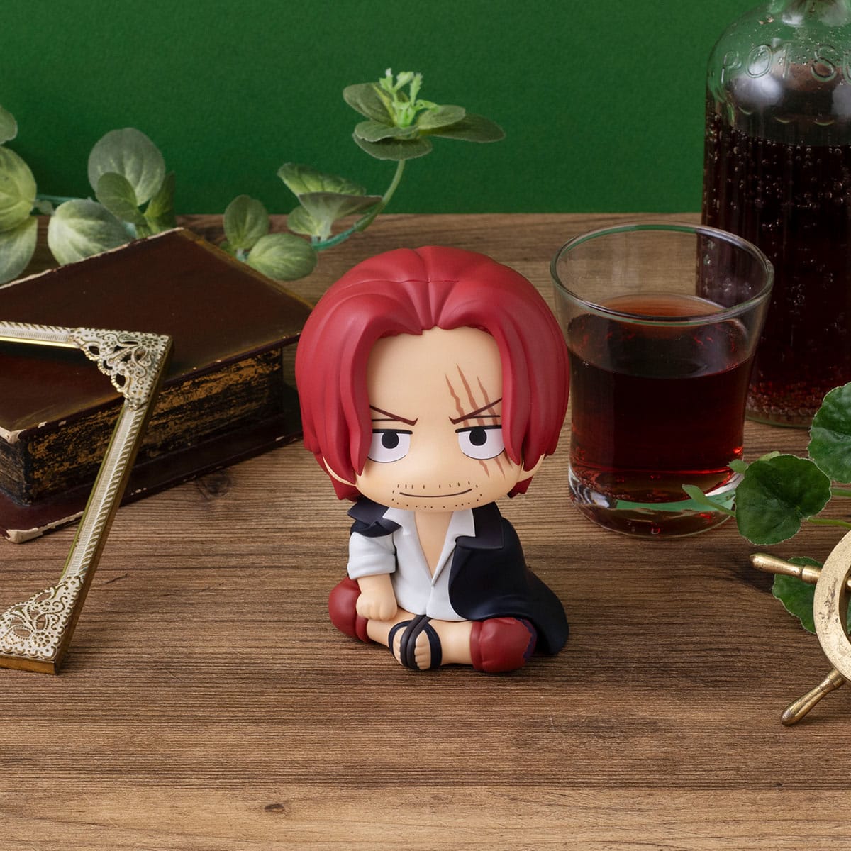 Shanks with Gift Look Up MegaHouse