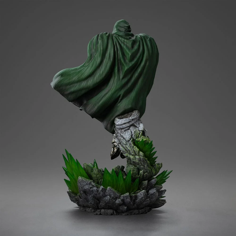 The Infinity Gauntlet Marvel Legends Diorama Art Scale Statue Doctor Doom - Image 2