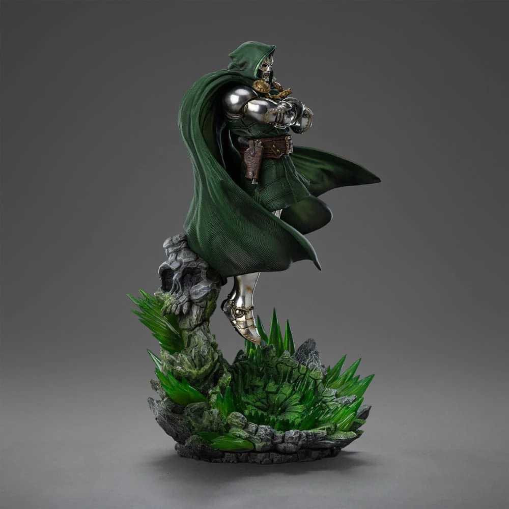 The Infinity Gauntlet Marvel Legends Diorama Art Scale Statue Doctor Doom - Image 3
