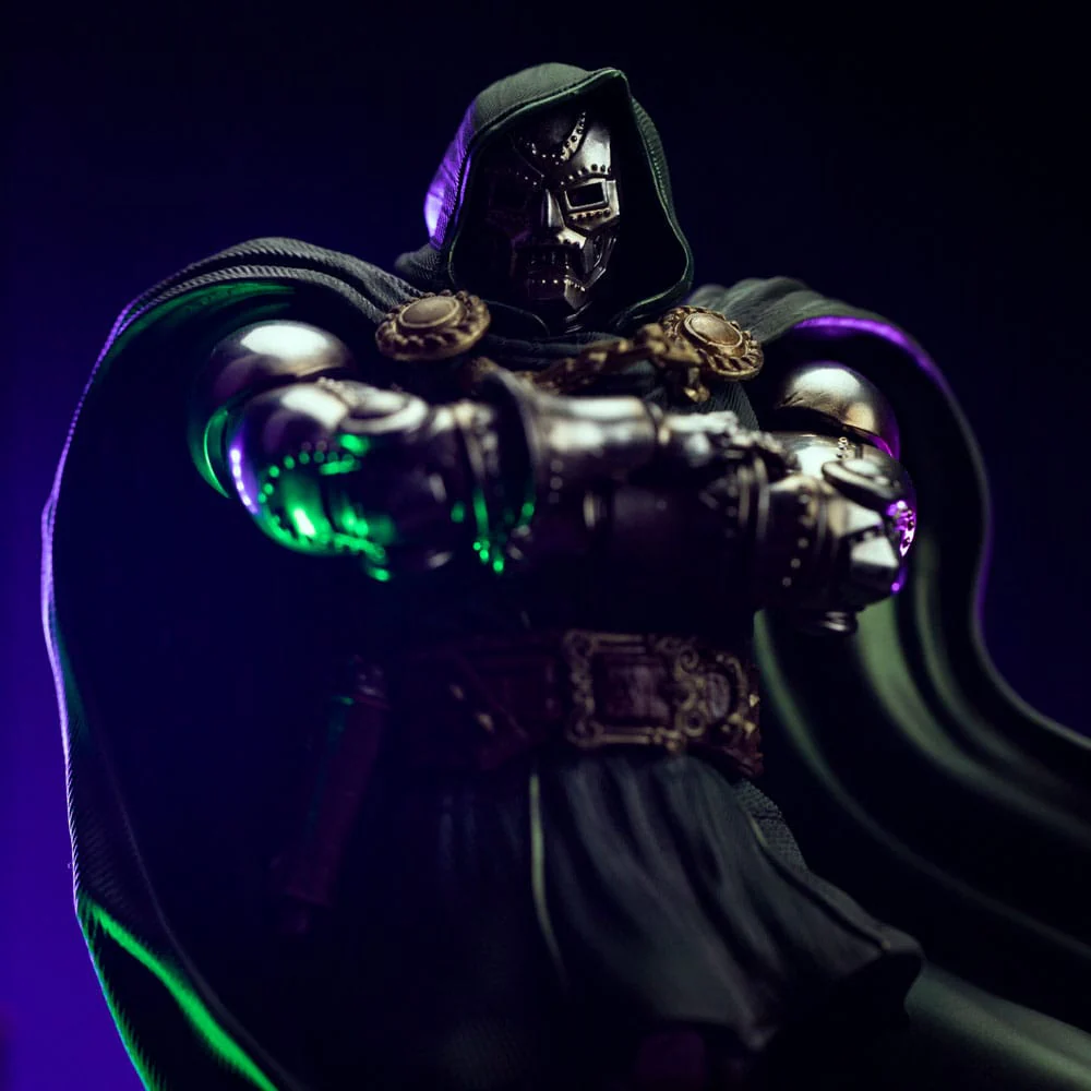 The Infinity Gauntlet Marvel Legends Diorama Art Scale Statue Doctor Doom - Image 7