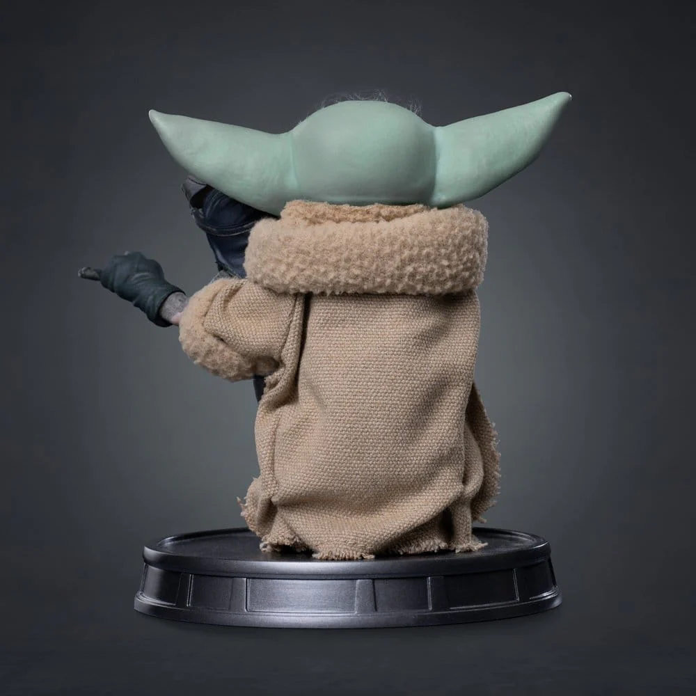 The Mandalorian & Grogu Grogu Collection Statue Grogu No Squeezy - Image 4