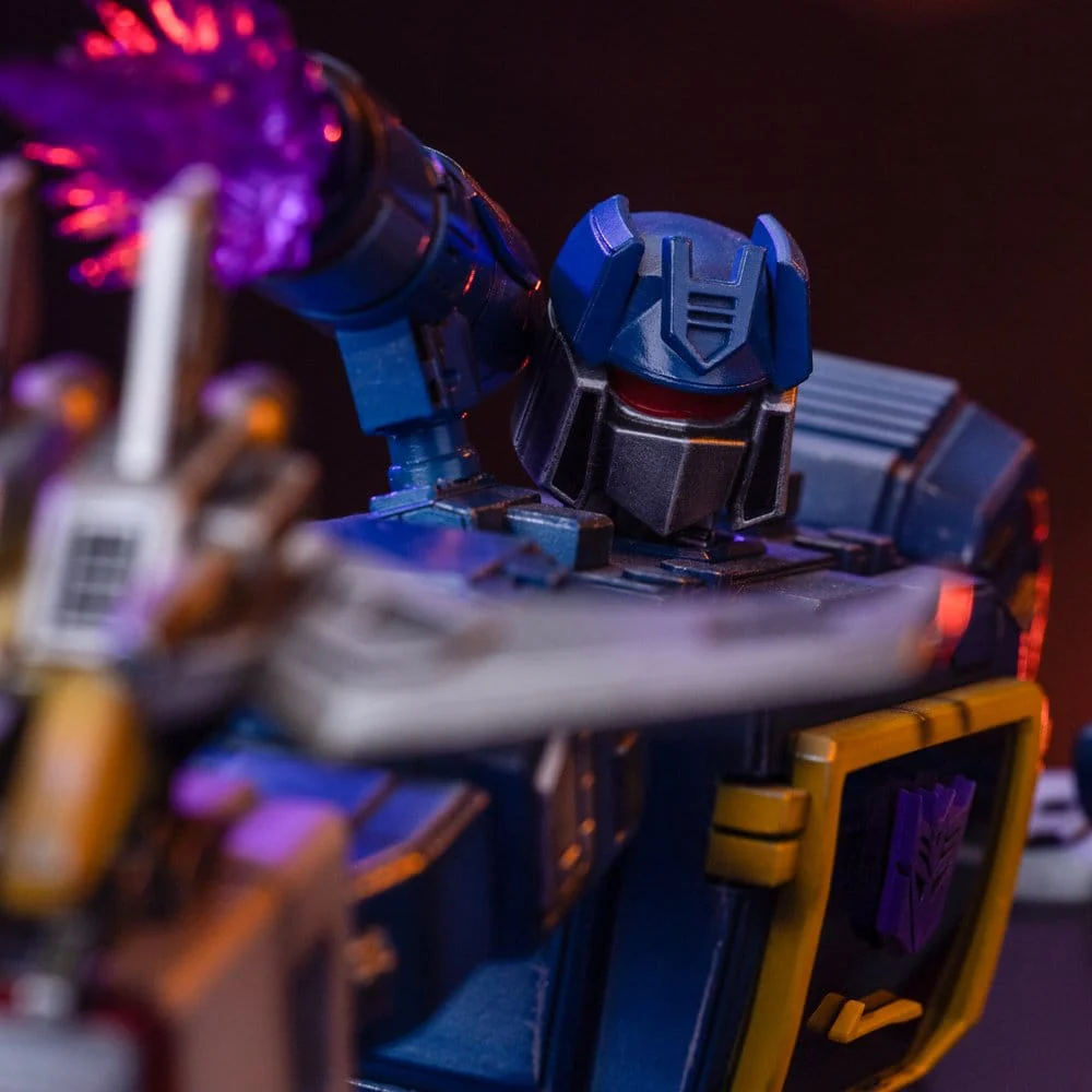 Transformers Demi Scale Statue Soundwave - Image 6