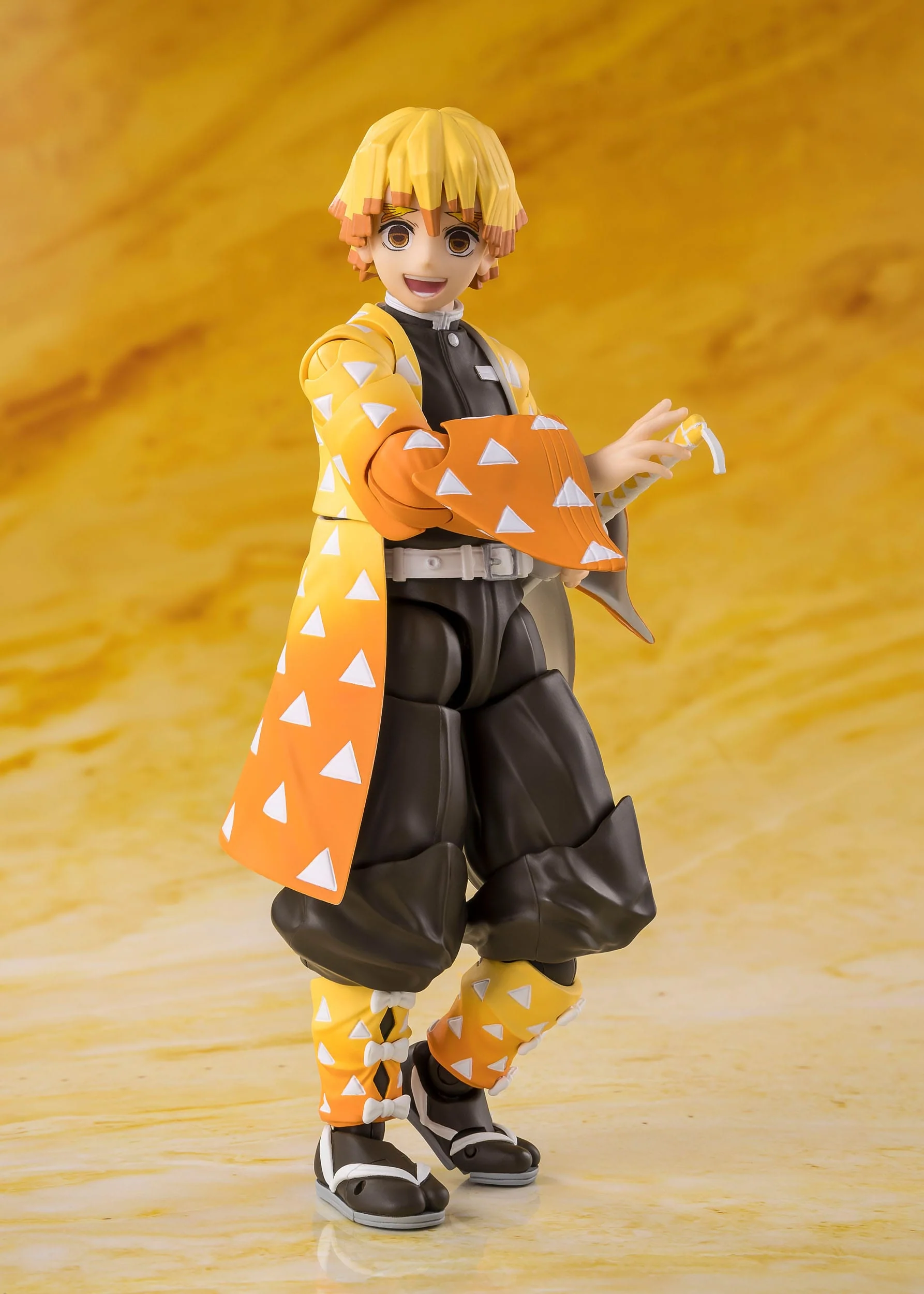Zenitsu Agatsuma S.H. Figuarts Demon Slayer - Image 5