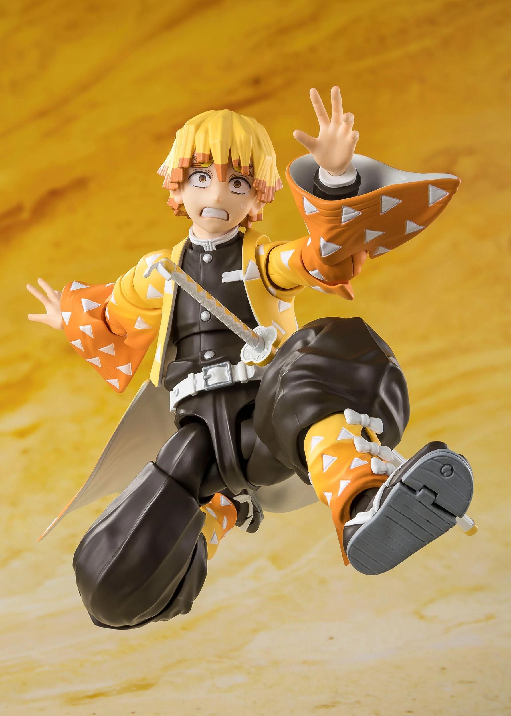 Zenitsu Agatsuma S.H. Figuarts Demon Slayer - Image 8